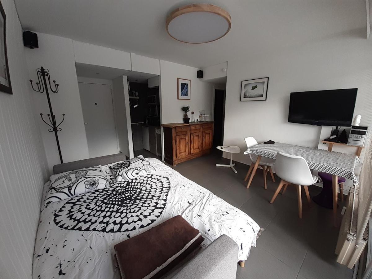 studio quartier calme centre ville vue mont Blanc Chamonix Esterno foto